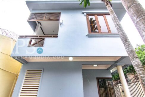 2 Bedroom Townhouse For Rent - Tonle Bassac
