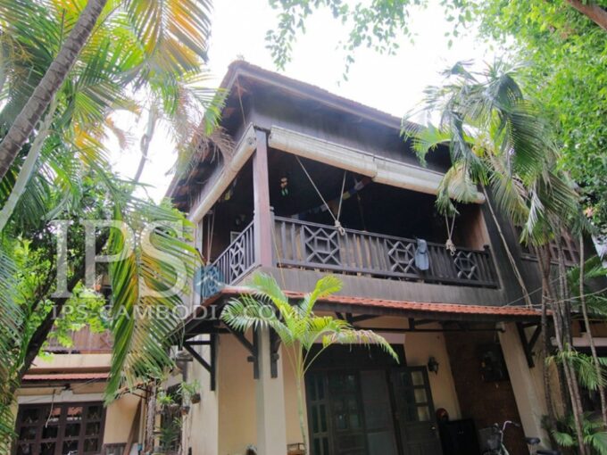 3 Bedrooms House For Rent -Beong Tra Bek- Phnom Penh