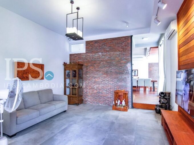 Villa for Rent in Chroy Changvar - 4 Bedrooms
