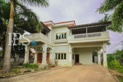 Big 5 Bedroom Villa for Rent - Siem Reap