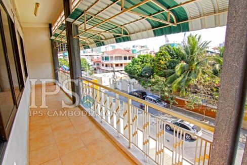 Nine Bedroom Townhouse For Rent in BKK1