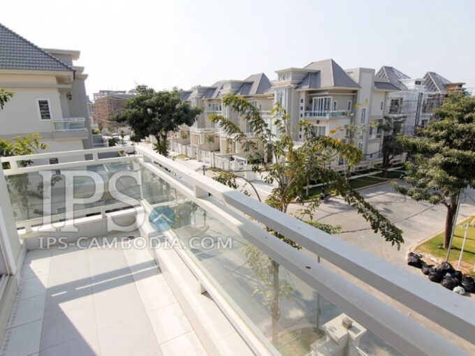 Townhouse for Rent in Phnom Penh - Four Bedrooms in Sen Sok
