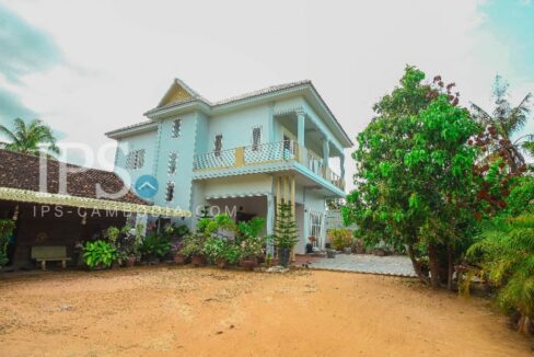 Bright 4 Bedroom Villa for Rent - Siem Reap