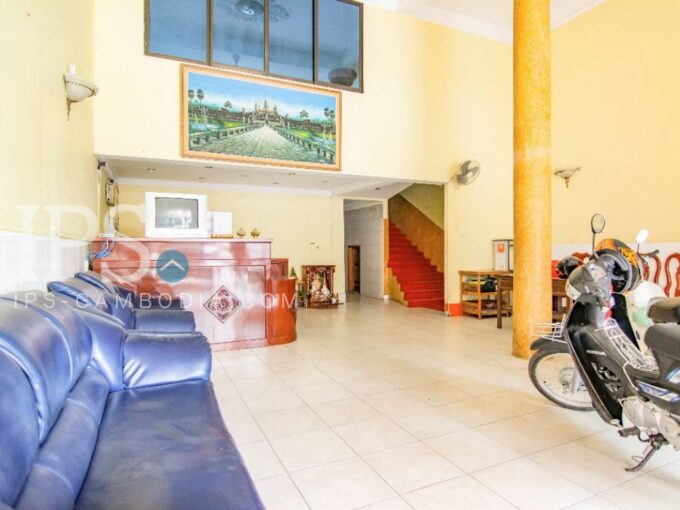 Commercial Townhouse For Rent - BKK2