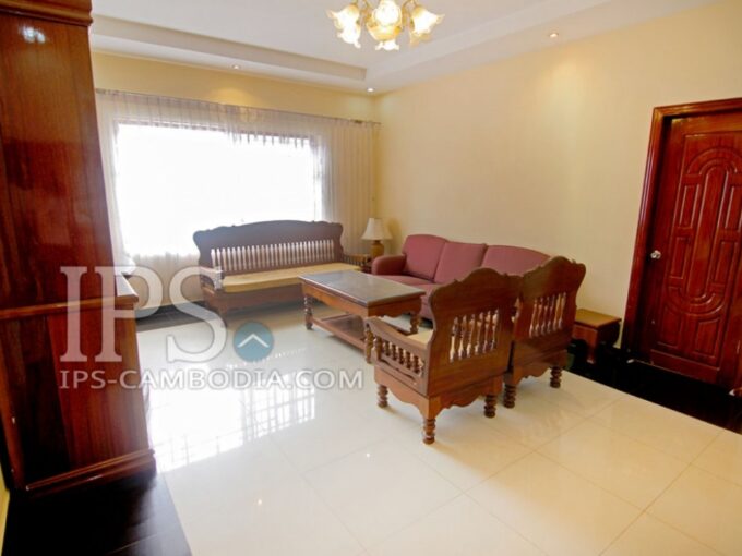 Apartment in Phnom Penh - Three Bedroom in Phsar Doeum Thkov