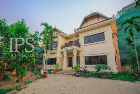 4 Bedrooms Villa for Rent in Siem Reap