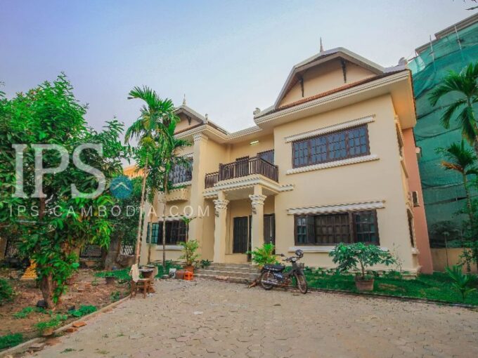 4 Bedrooms Villa for Rent in Siem Reap