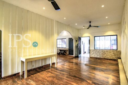 Apartment for Rent in sale Daun Penh  4 Bedrooms