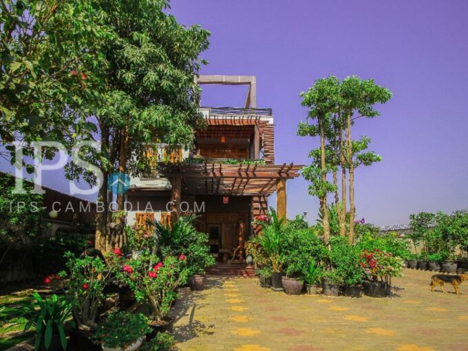 5 Bedrooms Villa for Rent in Siem Reap
