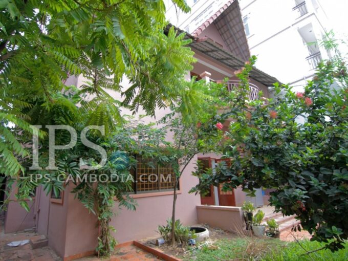 Eight Bedroom Villa in Phnom Penh For Rent