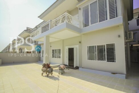 4 Bedrooms Townhouse  for Rent in Siem Reap