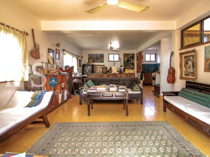 Apartment for Rent in Tonle Bassac - 2 Bedrooms