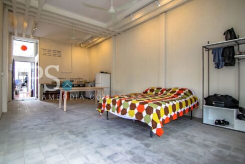 Renovated Studio Apartment For Rent - Daun Penh