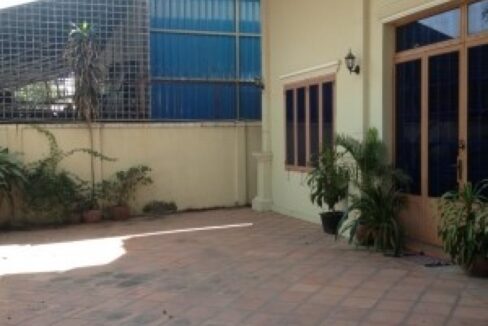 Large Commercial Villa For Rent in Toul Tom Pong