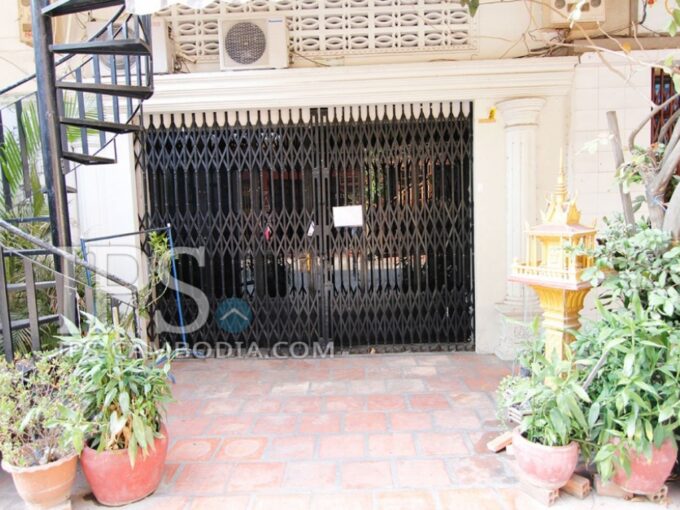 Apartment for Rent in Phnom Penh - Two Bedrooms in Daun Penh