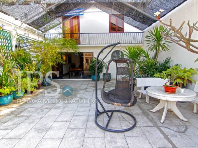 Apartment For Rent in Phnom Penh - Four Bedrooms in  Daun Penh