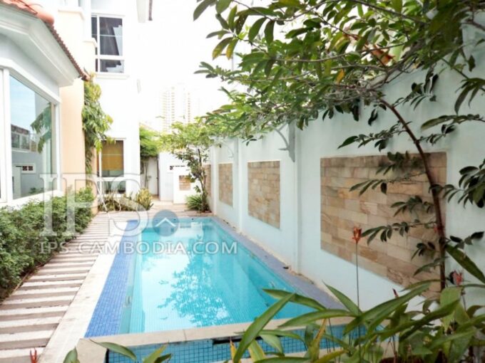 4 Bedrooms Villa with Pool For Sale at Bassac Garden City- Tonle Bassac
