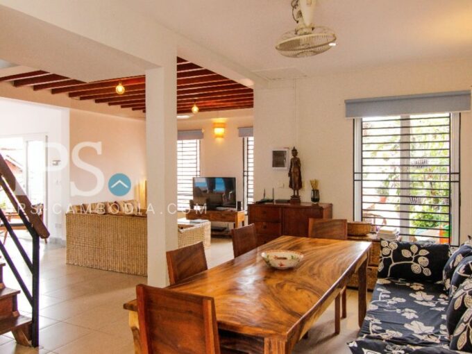 Attractive 3 Bedroom Apartment for Rent - BKK1