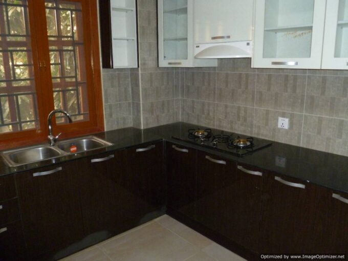 2 Bedroom Apartment in Toul Tom Poung