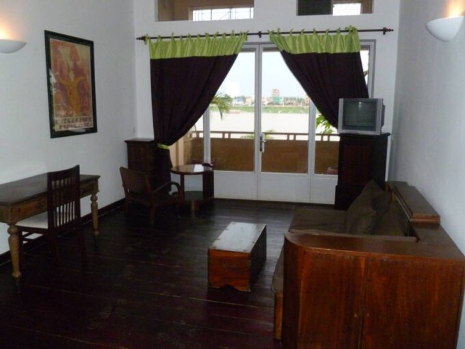 1 Bedroom Riverside Apartment
