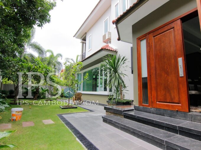 Five Bedroom Villa For Rent in Tonle Bassac