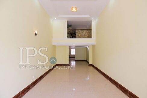 Commercial Townhouse for Rent in Chroy Changvar - Five Bedrooms