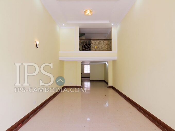 Commercial Townhouse for Rent in Chroy Changvar - Five Bedrooms
