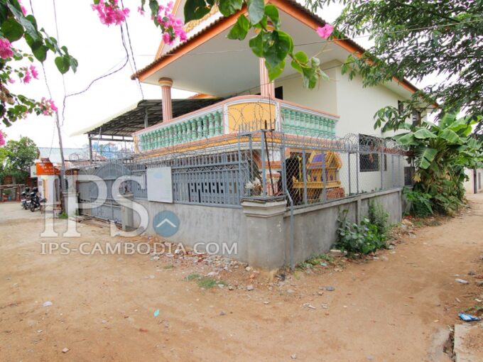 House and Lot For Sale in Tuek Thla