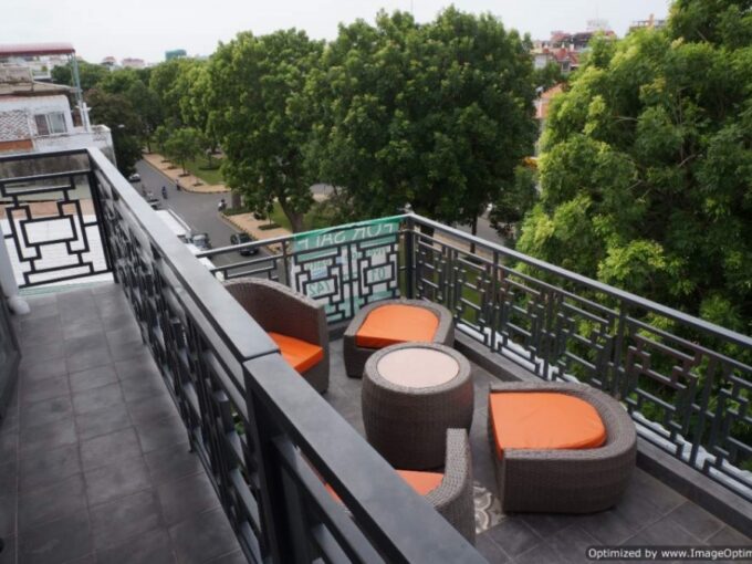 Fantastic Short Term Rental - Two Bedroom Apartment in Wat Phnom