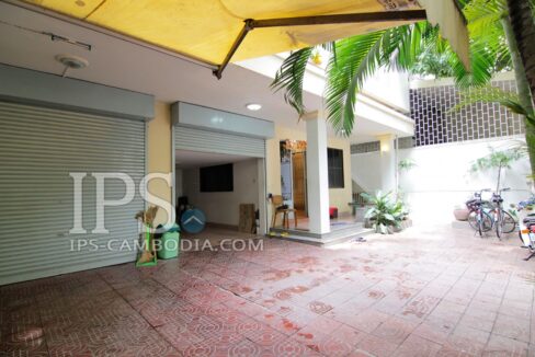 Three Bedrooms For Rent in Toul Tumpoung