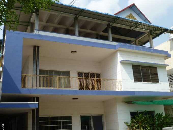 Commercial Villa in BKK1