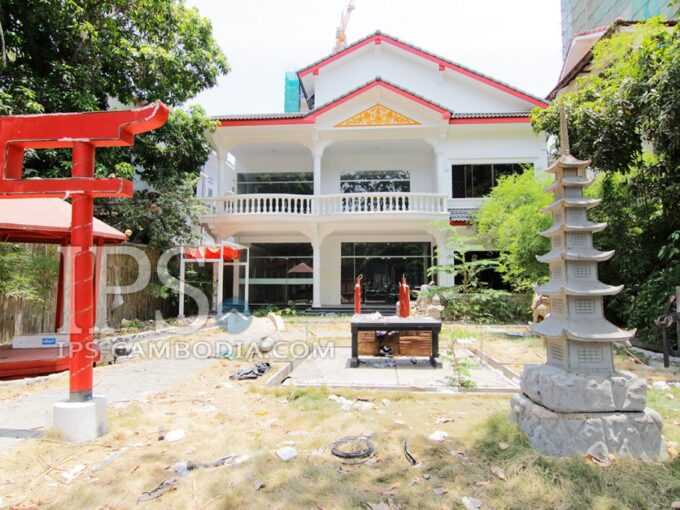 Commercial Villa For Rent in BKK1 - Eight Bedrooms