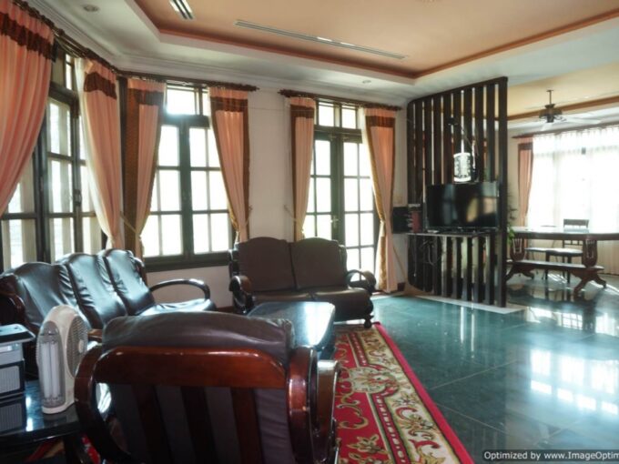 Elegant Two-Storey Villa for Rent in Siem Reap