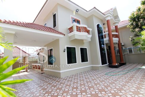 Elegant Villa for Rent in Phnom Penh - Four Bedrooms in Chroy Changvar