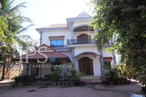 Fully Equipped Five Bedroom Villa for Rent in Siem Reap