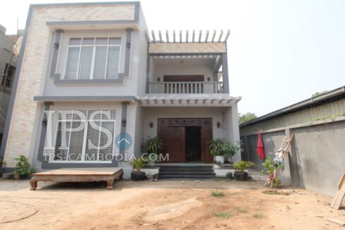 Outstanding Three Bedroom Villa for Rent in Siem Reap