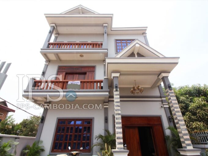 Ideal Nine Bedroom Commercial Building for Rent in Siem Reap - Kouk Chak