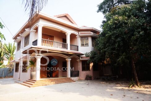 Charming Villa for Rent in Siem Reap - Five Bedrooms in Svay Dong Kom