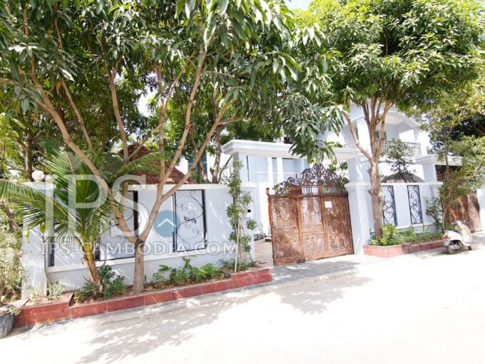 Phnom Penh Villa for Rent in Chroy Changvar - Four Bedrooms