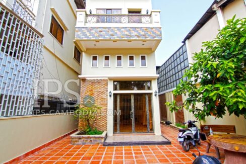 Townhouse for rent in Toul Kork - Five Bedroom