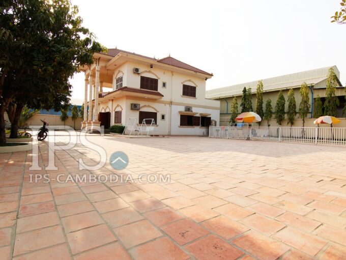 Grand Five Bedroom Villa for Rent in Phnom Penh Thmei - Sen Sok