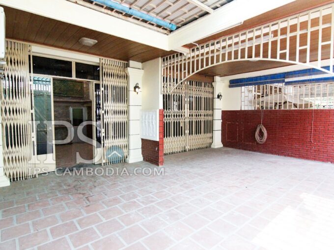 Townhouse for Rent in Toul Tum Poung - Ideal Commercial and Office Space