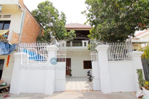 4 Bedroom Villa For Rent in Toul Kok