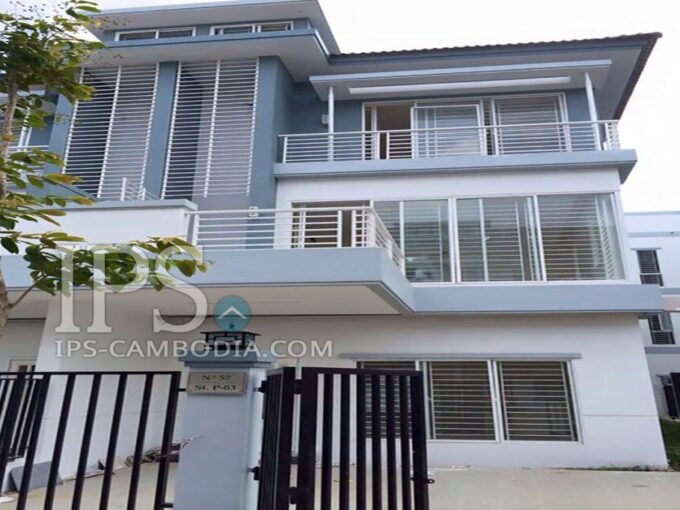 Townhouse for Sale in Phnom Penh Thmei - Five Bedrooms