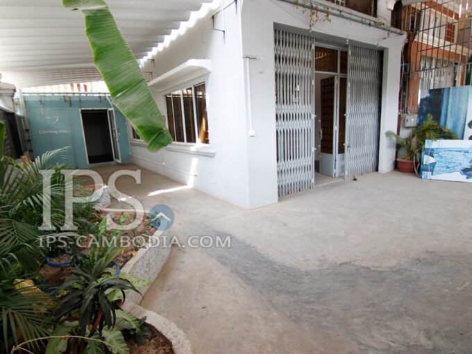 Shopfront For Rent in Phnom Penh - Three Rooms in Toul Tum Poung