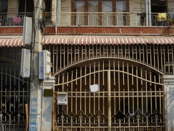 Shopfront property in Toul Tom Poung