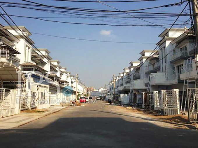 Townhouse for Rent Phnom Penh - Four Bedrooms in Sen Sok