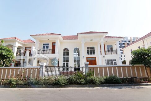 Four Bedroom Villa for Rent in Phnom Penh - Chroy Changvar