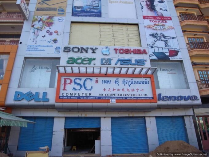 Commercial Building In 7 Makara
