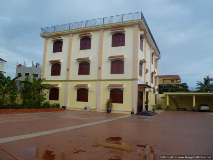10 Bedroom Villa in Boeung Tumpun